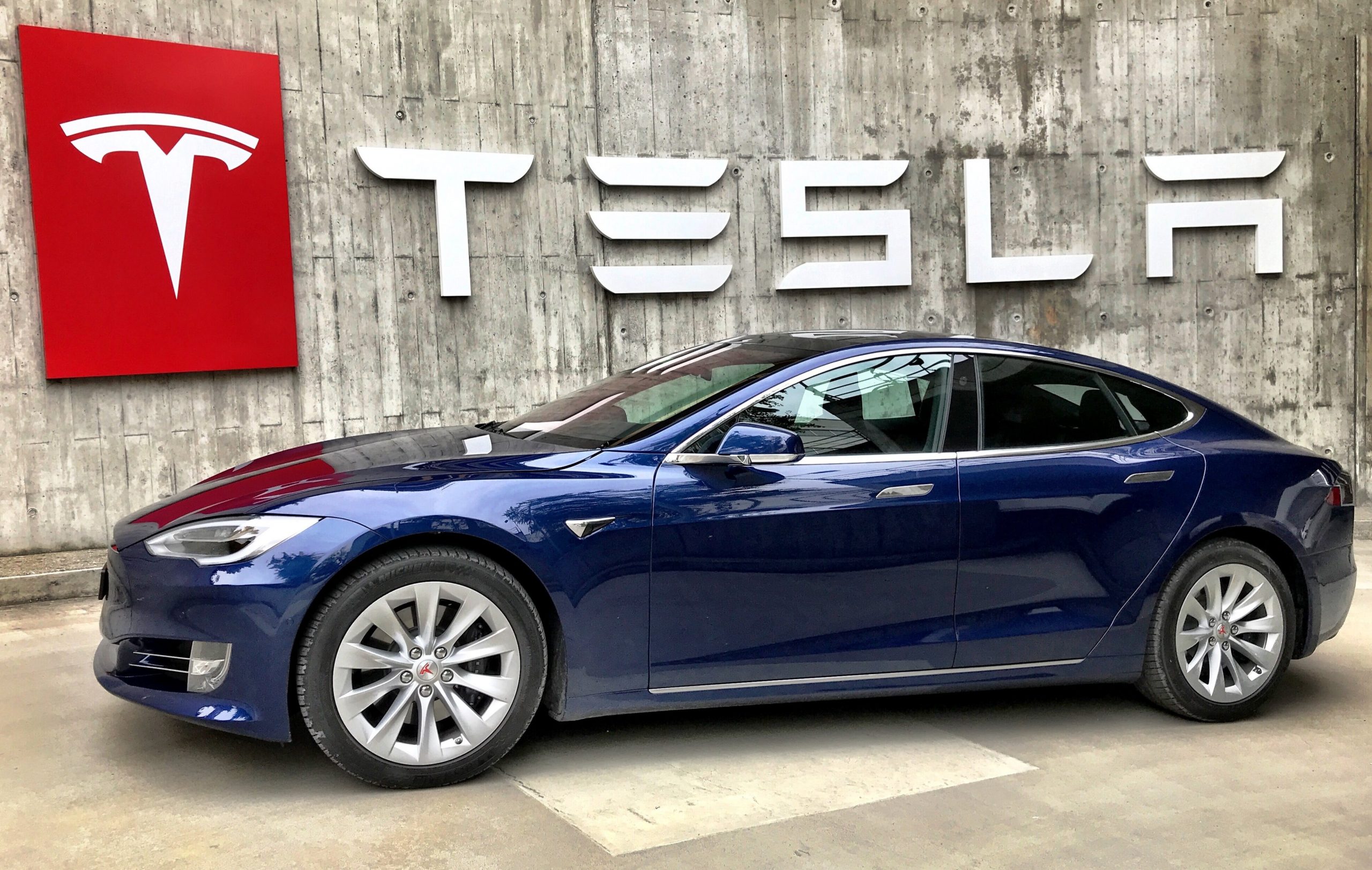 Tesla snižava cene automobila u nekim zemljama Evrope, Afrike i Bliskog istoka
