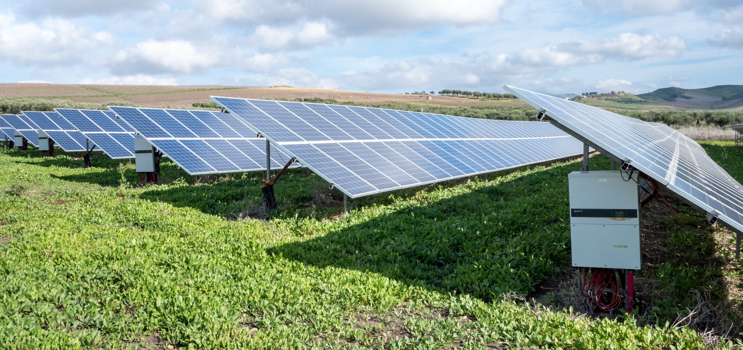 EPS potpisao ugovore o preuzimanju energije iz dve solarne elektrane