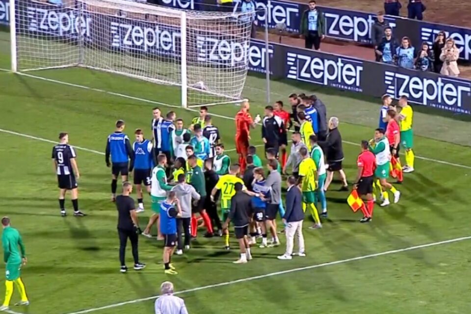 AEK IZBACIO PARTIZAN
