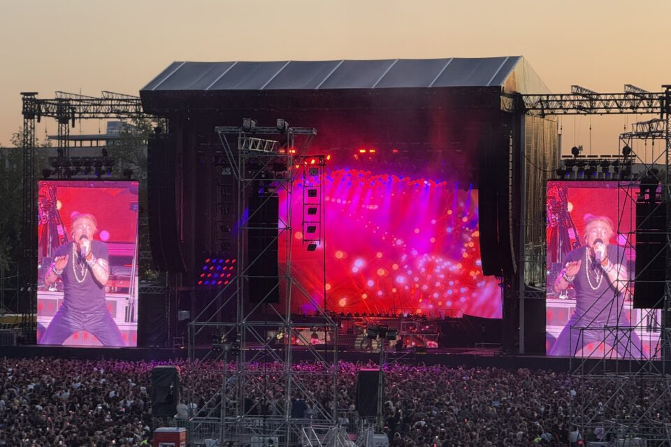 Uz malo muke do potpunog spektakla: Guns N' Roses održali čas rokenrola na krcatom Ušću