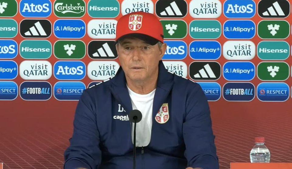 Piksi upozorio pred Englesku