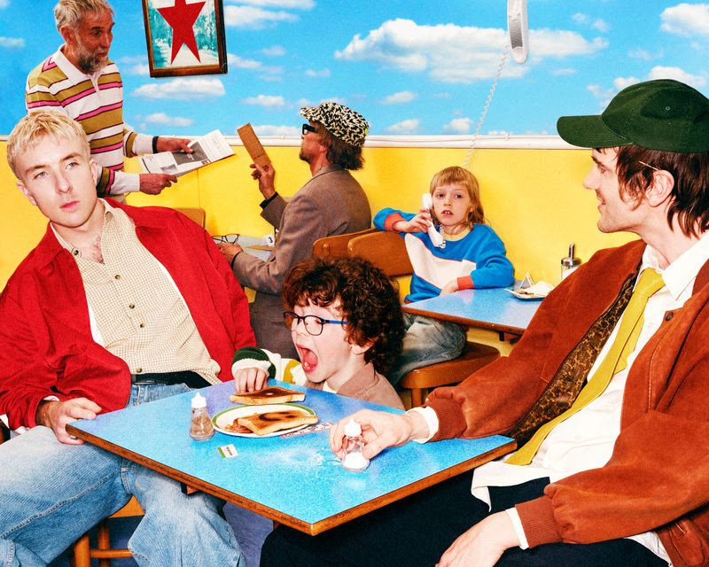 Od viralnog hita do svetskih bina: Good Neighbours objavili debi album „Blue Sky Mentality“
