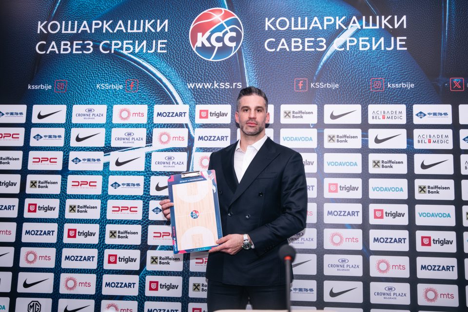 Dušan Alimpijević objavio spisak igrača