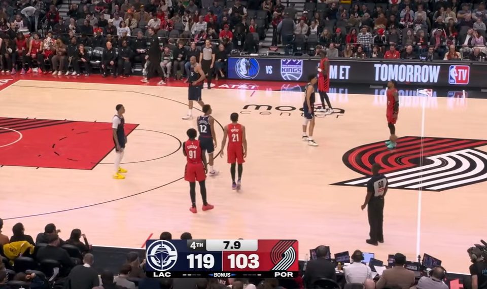 Klipersi ostali u trci za plej-in